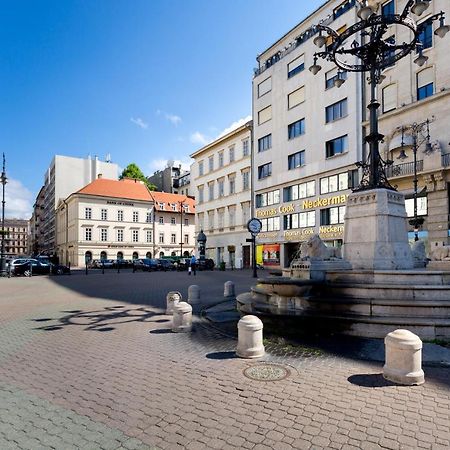 Budapest Central Square 2 Bedrooms Suite - Michaelides Voeroesmarty Square Residences Budapeste Exterior foto