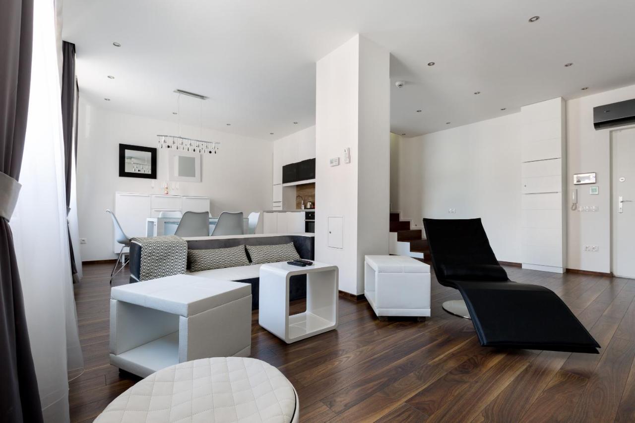 Budapest Central Square 2 Bedrooms Suite - Michaelides Voeroesmarty Square Residences Budapeste Exterior foto