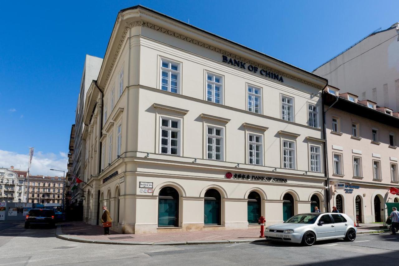 Budapest Central Square 2 Bedrooms Suite - Michaelides Voeroesmarty Square Residences Budapeste Exterior foto