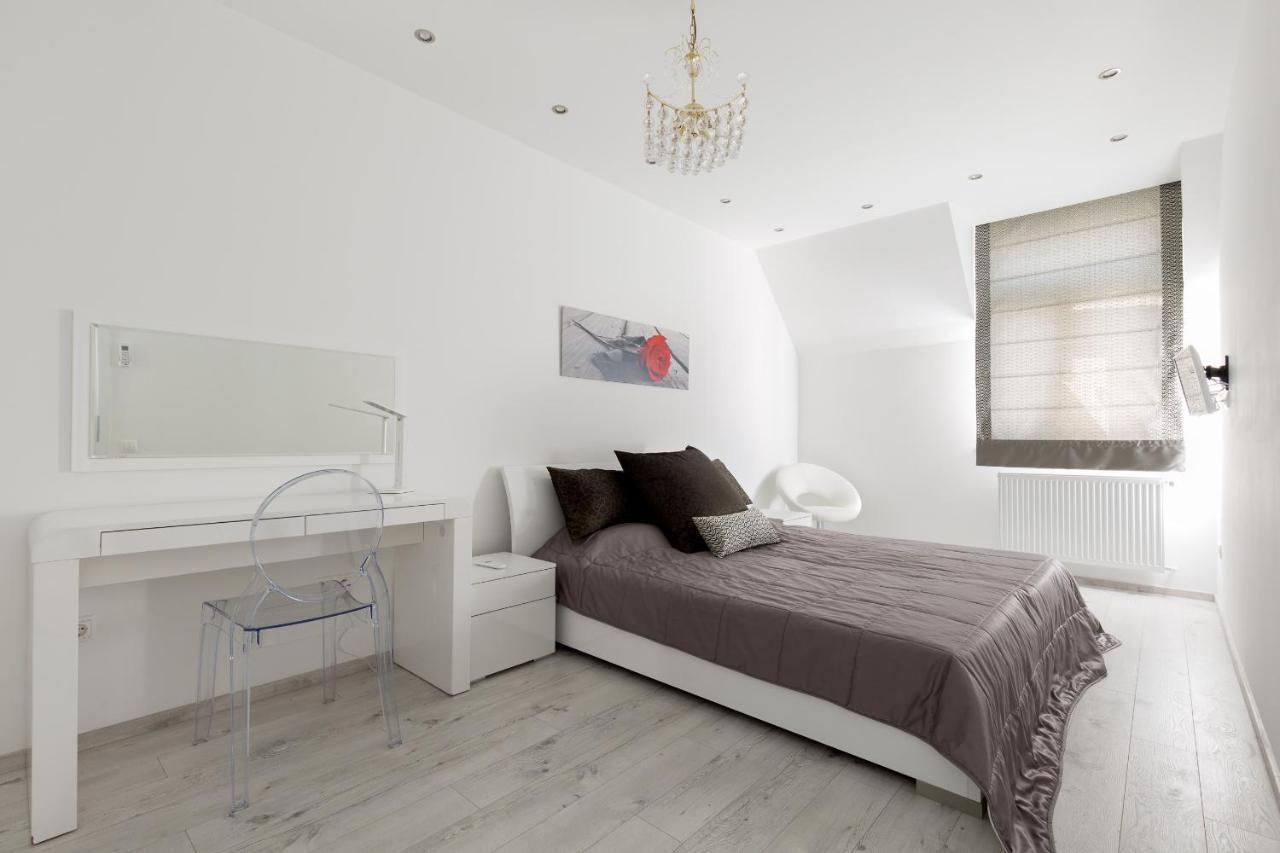 Budapest Central Square 2 Bedrooms Suite - Michaelides Voeroesmarty Square Residences Budapeste Exterior foto