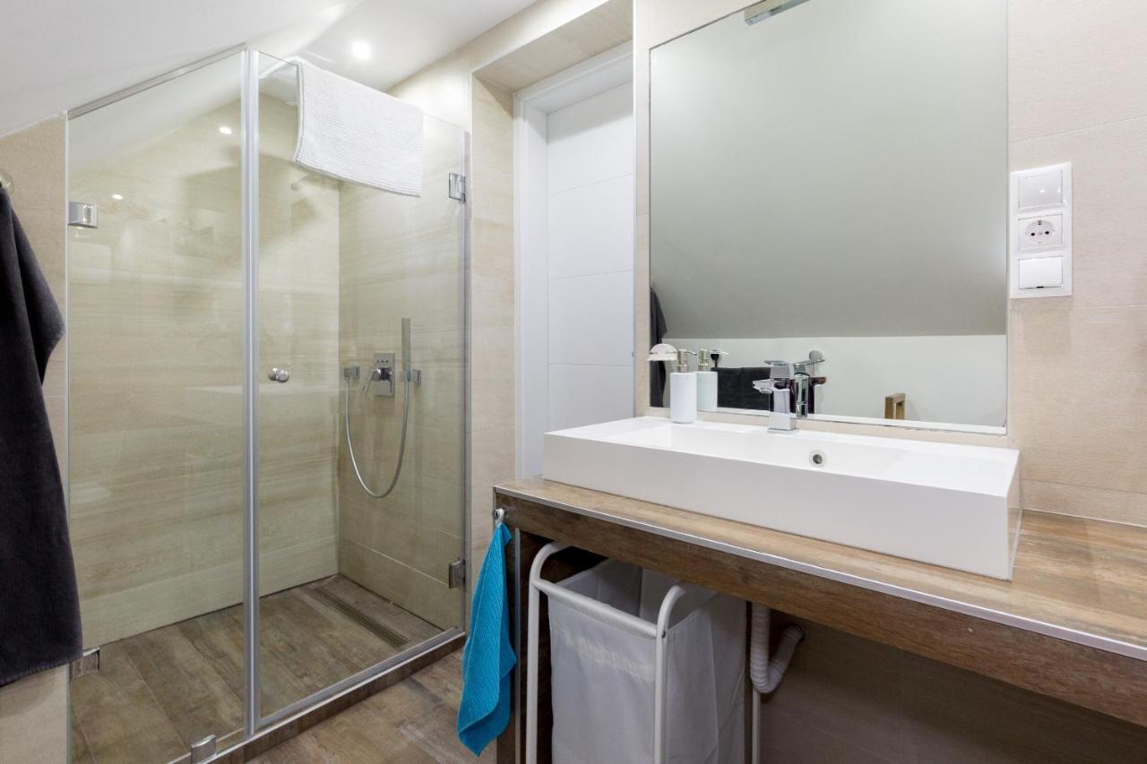 Budapest Central Square 2 Bedrooms Suite - Michaelides Voeroesmarty Square Residences Budapeste Exterior foto