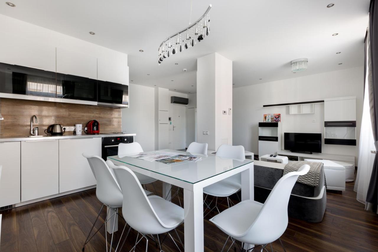 Budapest Central Square 2 Bedrooms Suite - Michaelides Voeroesmarty Square Residences Budapeste Exterior foto