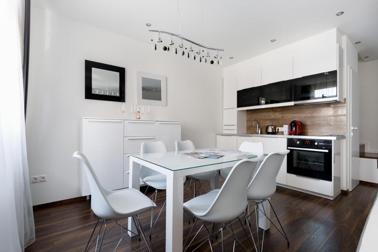 Budapest Central Square 2 Bedrooms Suite - Michaelides Voeroesmarty Square Residences Budapeste Exterior foto